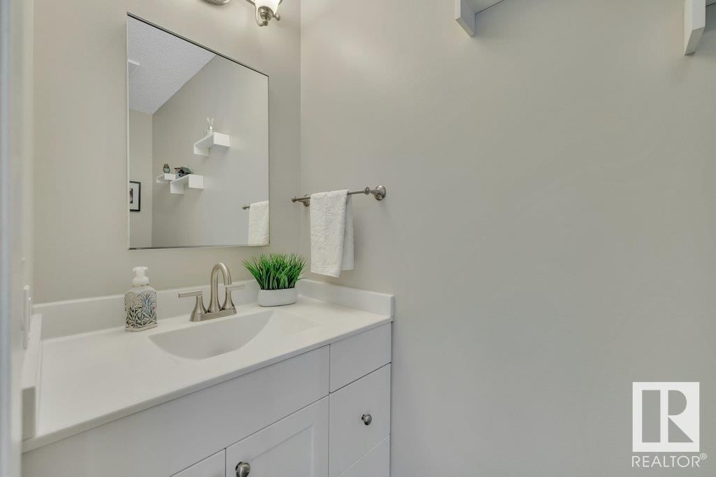 6031 37 AV Image 23