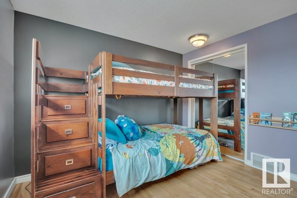 6031 37 AV Image 32