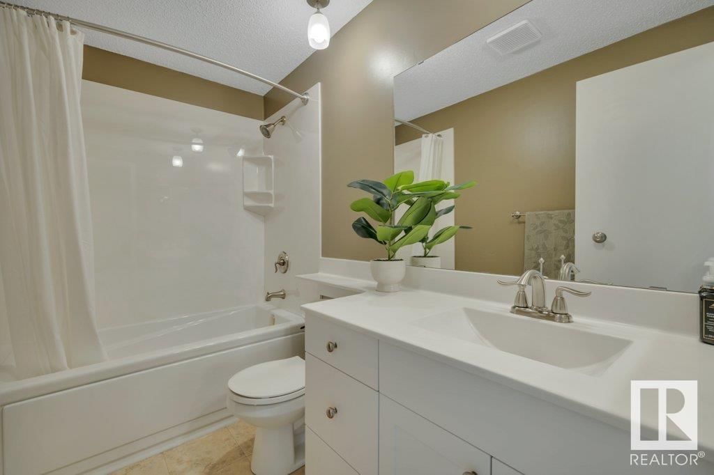6031 37 AV Image 36
