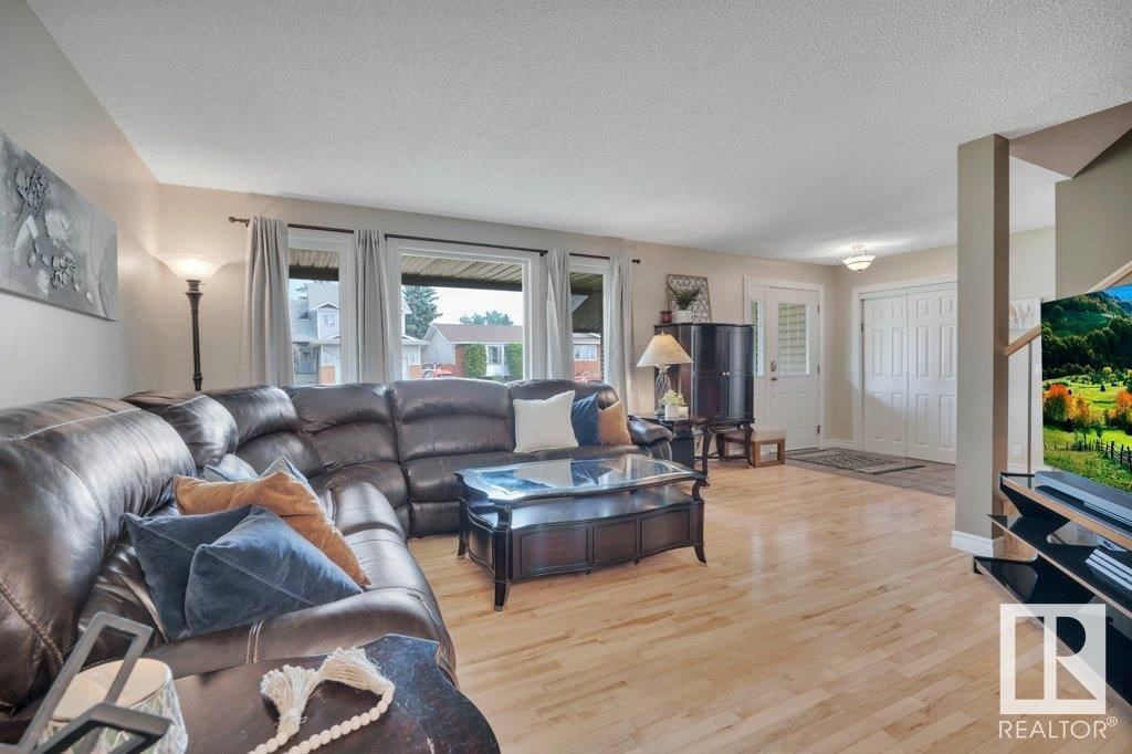 6031 37 AV Image 7