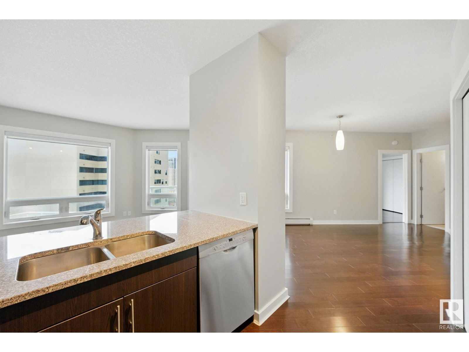 701 - 10152 104 ST NW Image 10