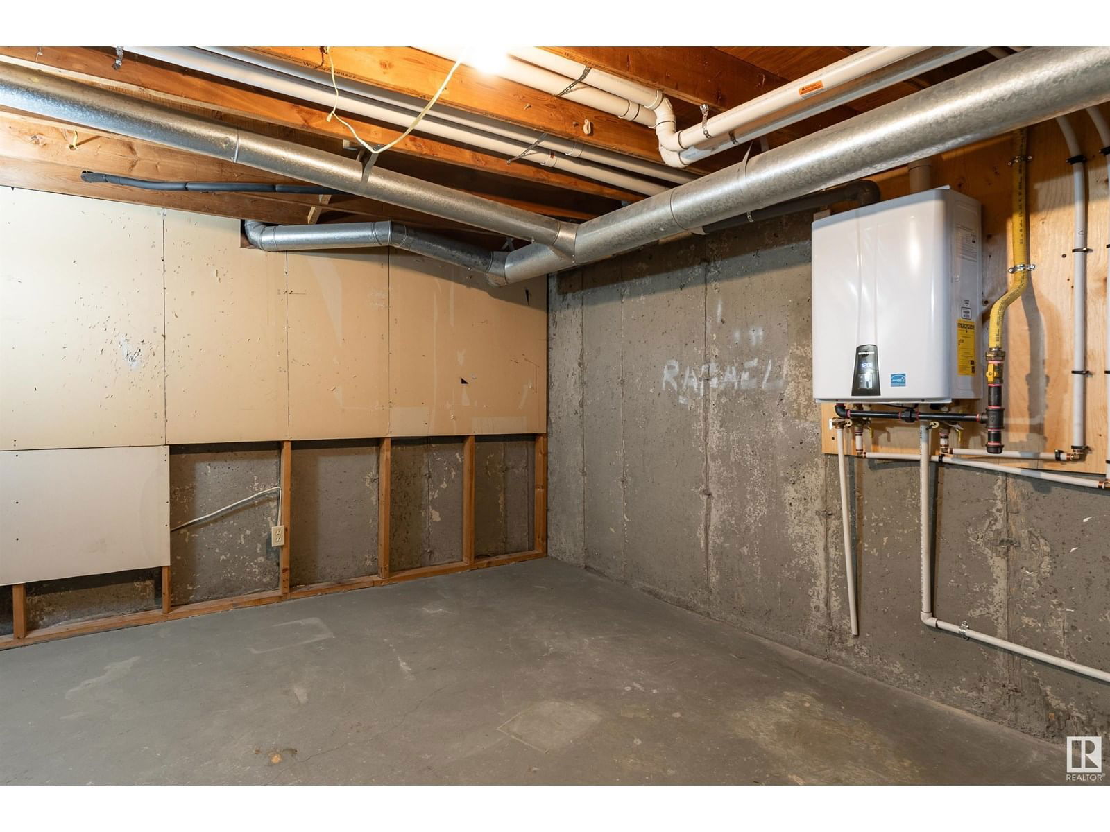 #78 - 7604 29 AV Image 31
