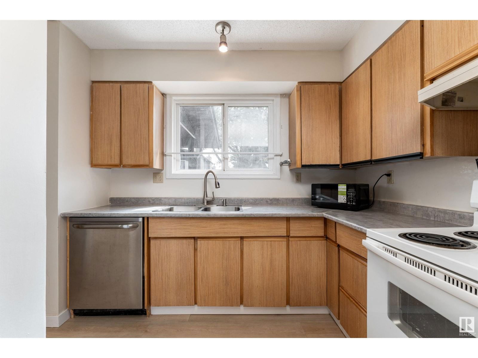 #78 - 7604 29 AV Image 4