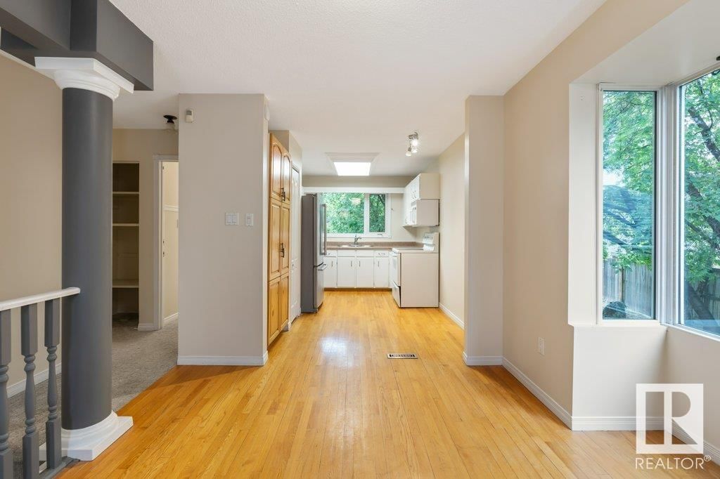 24 LUCERNE CR Image 12