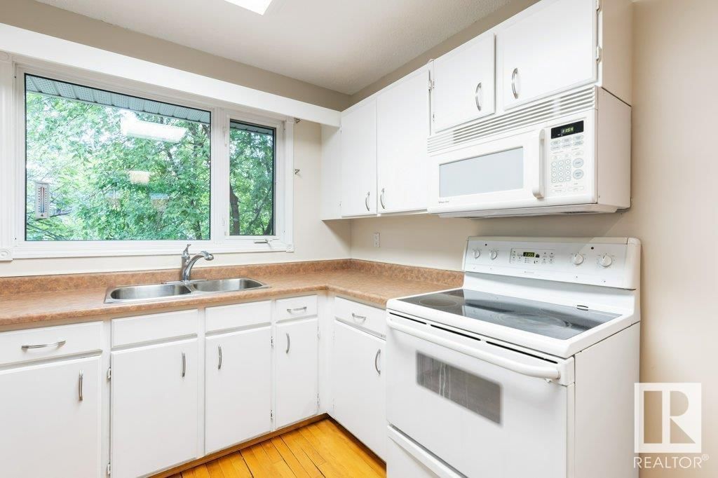 24 LUCERNE CR Image 16