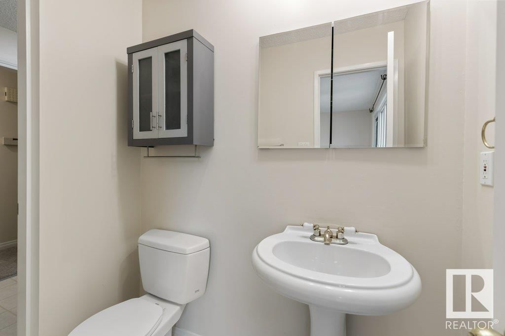 24 LUCERNE CR Image 22