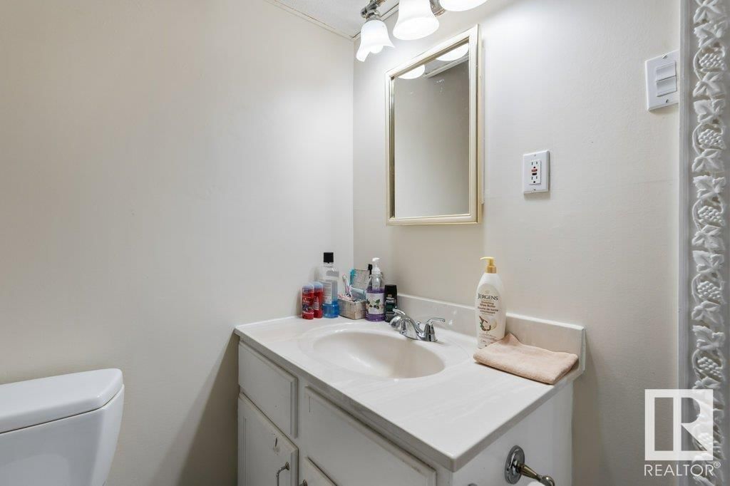 24 LUCERNE CR Image 31