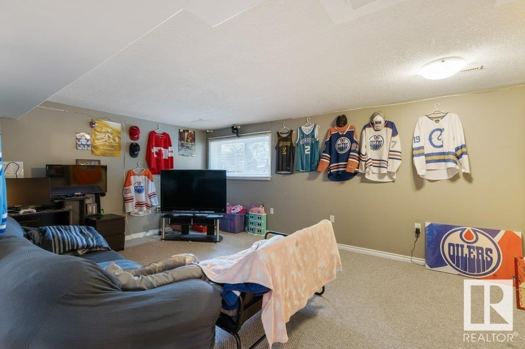 24 LUCERNE CR Image 33