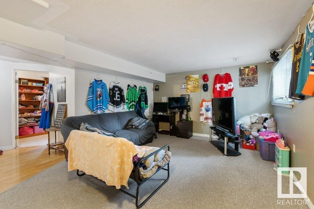 24 LUCERNE CR Image 34