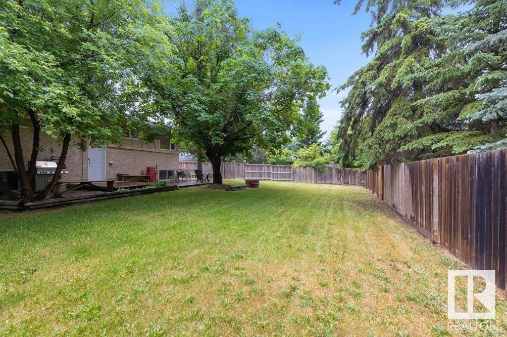 24 LUCERNE CR Image 45