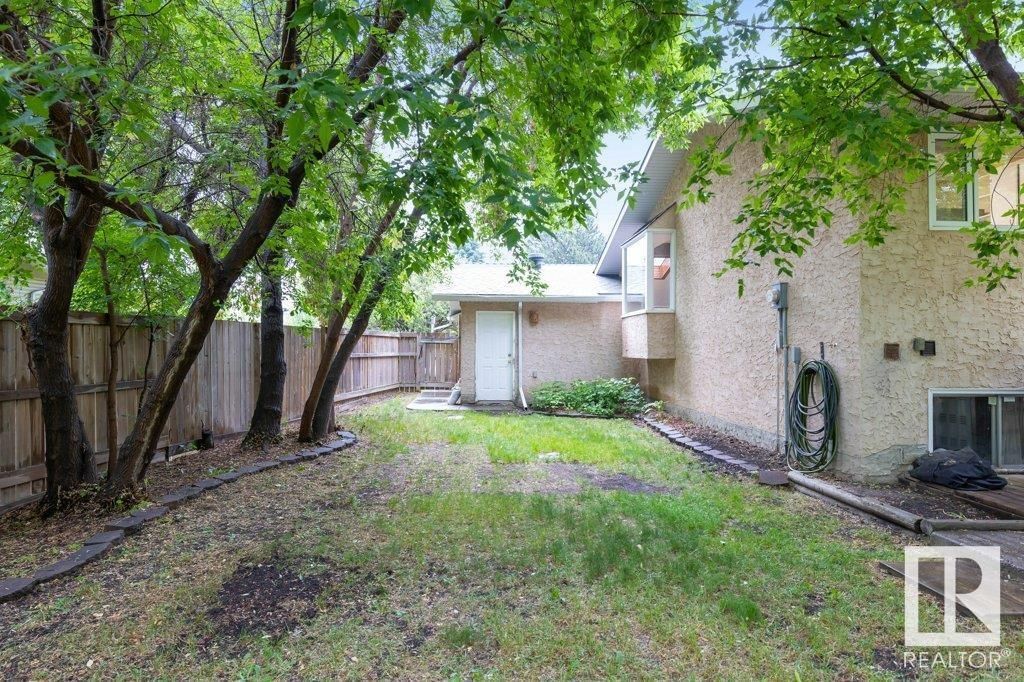 24 LUCERNE CR Image 46