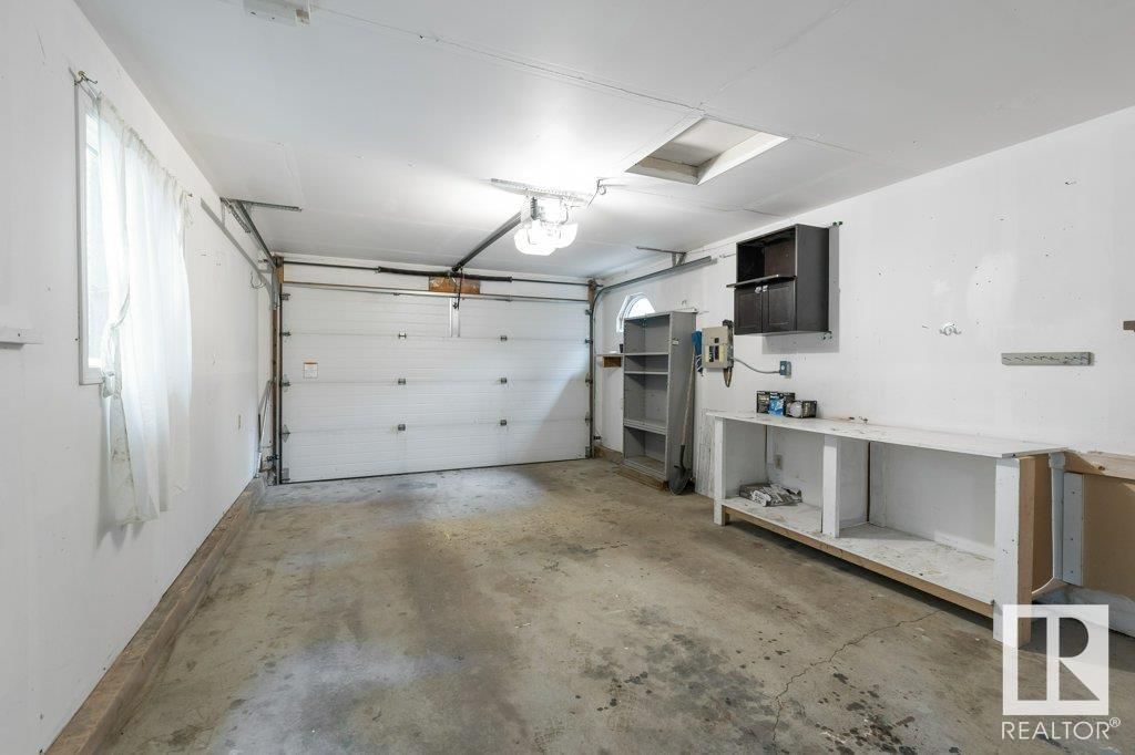 24 LUCERNE CR Image 49