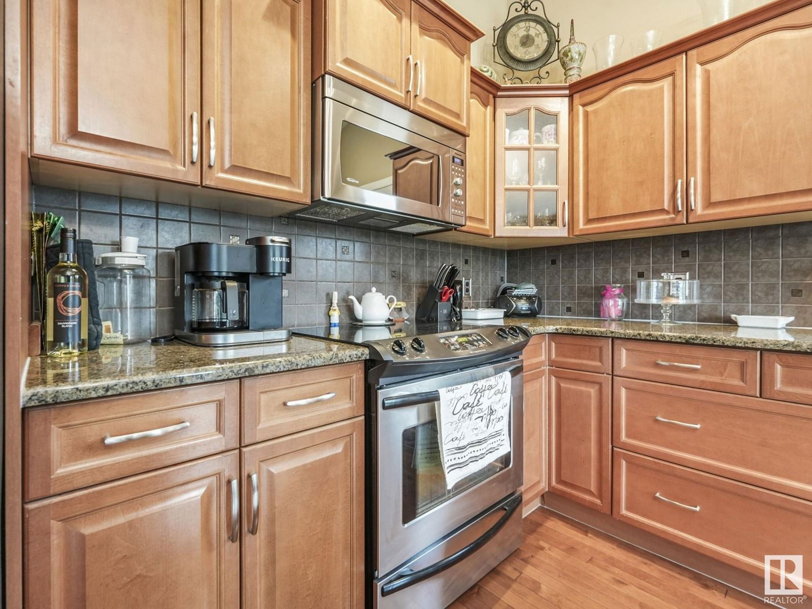 20545 92A AV Image 6