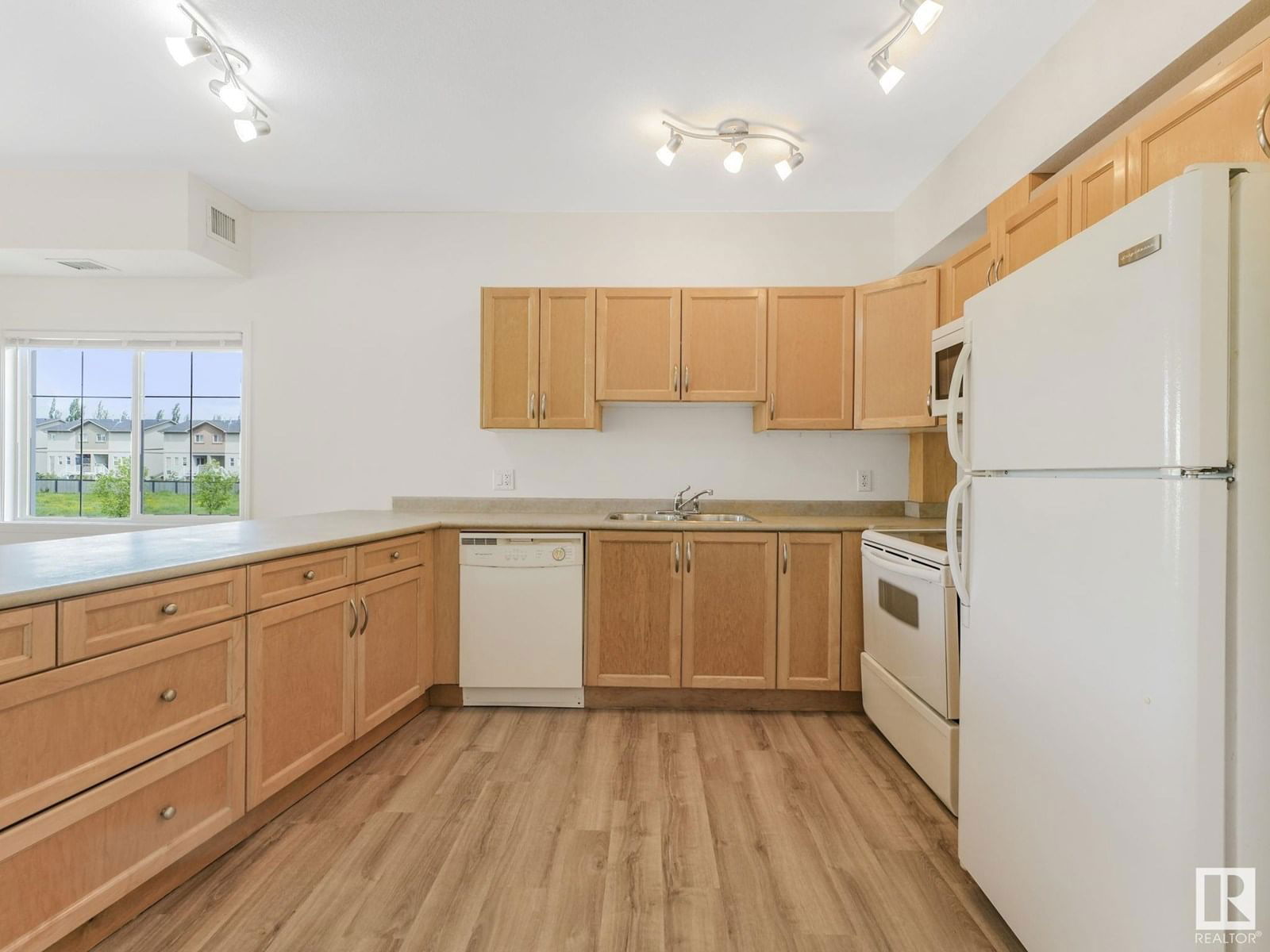 #209 - 105 WEST HAVEN DR Image 6