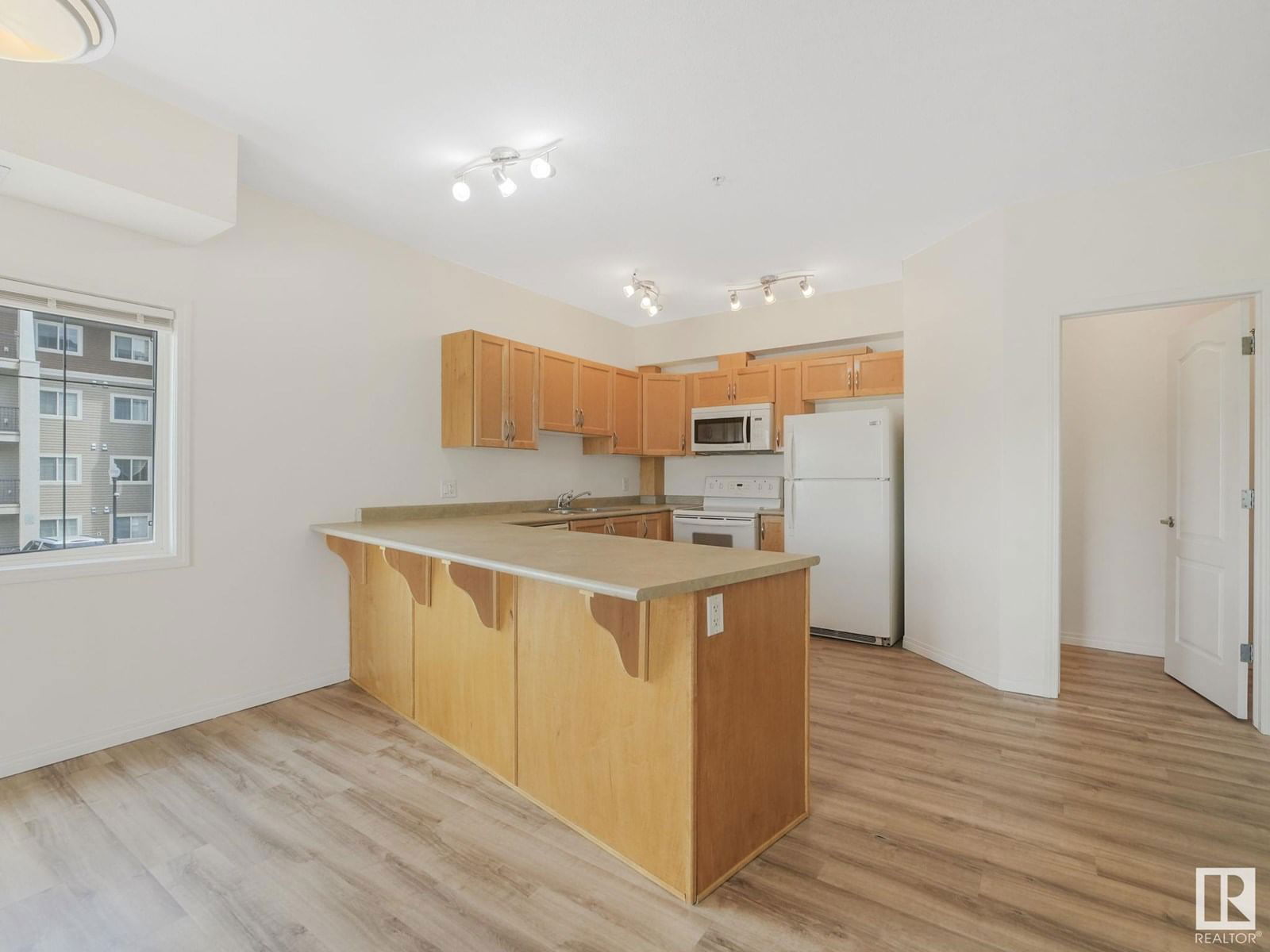 #209 - 105 WEST HAVEN DR Image 8