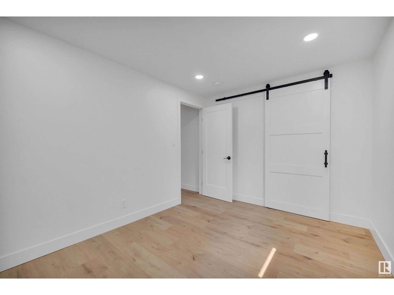 NW - 13515 67 ST Image 34
