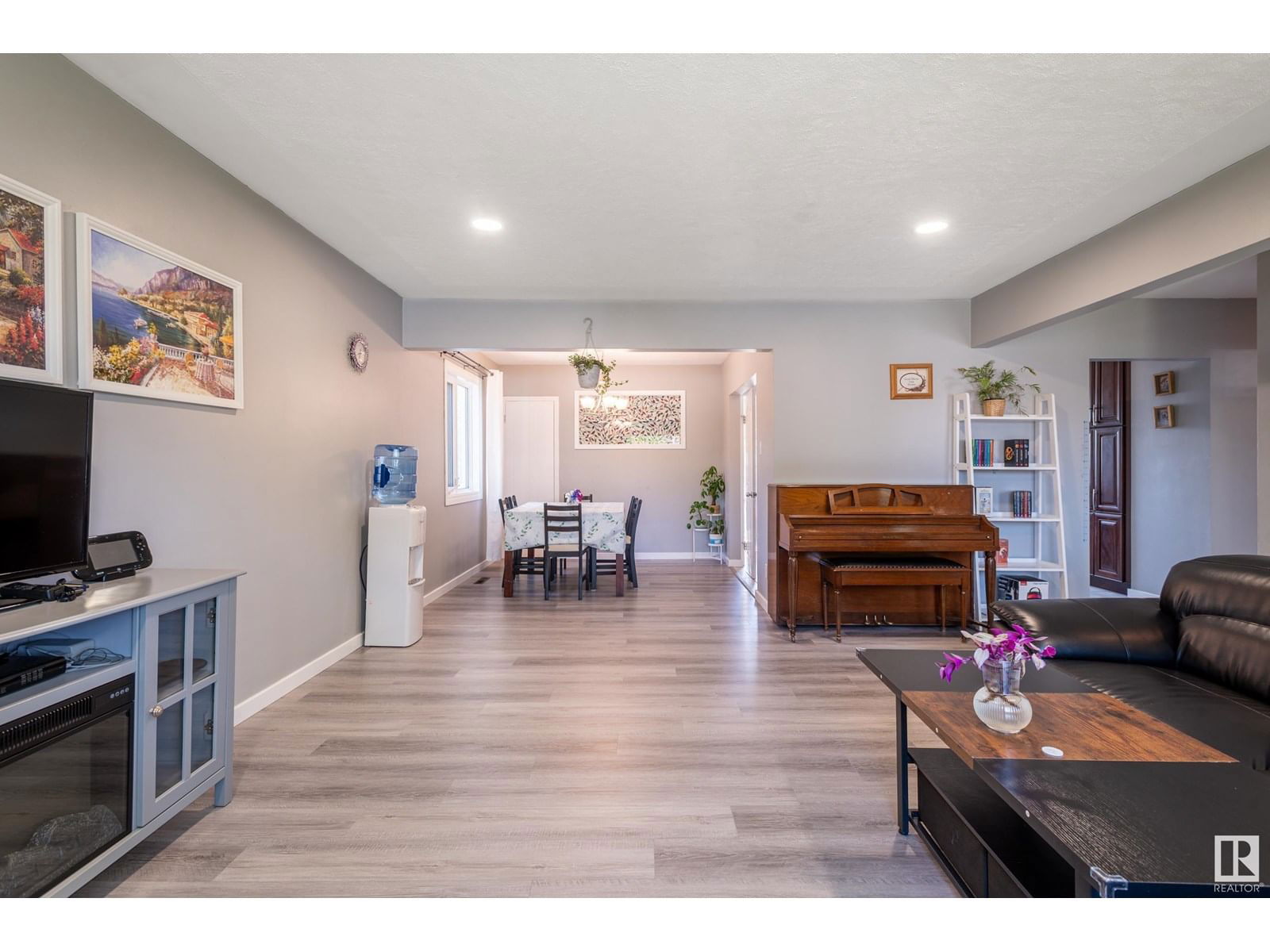 NW - 8803 160 ST Image 10