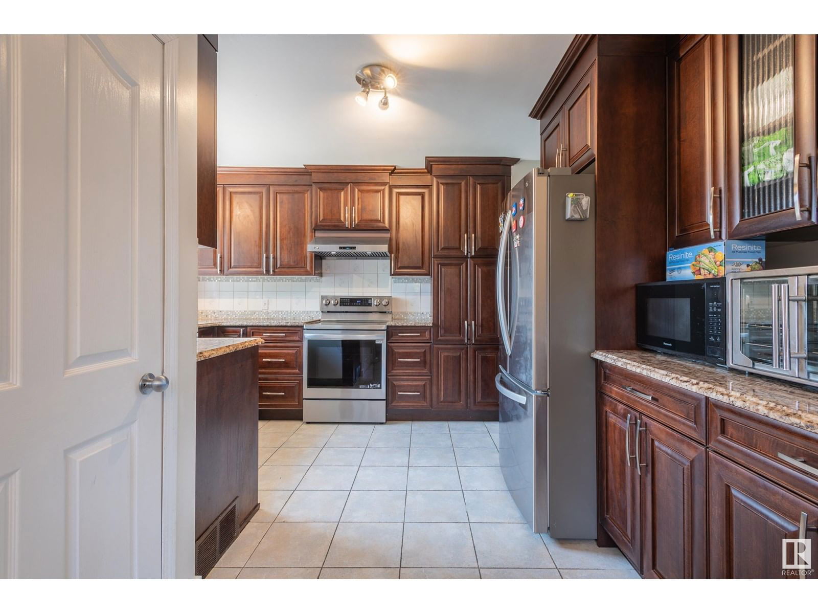 NW - 8803 160 ST Image 15