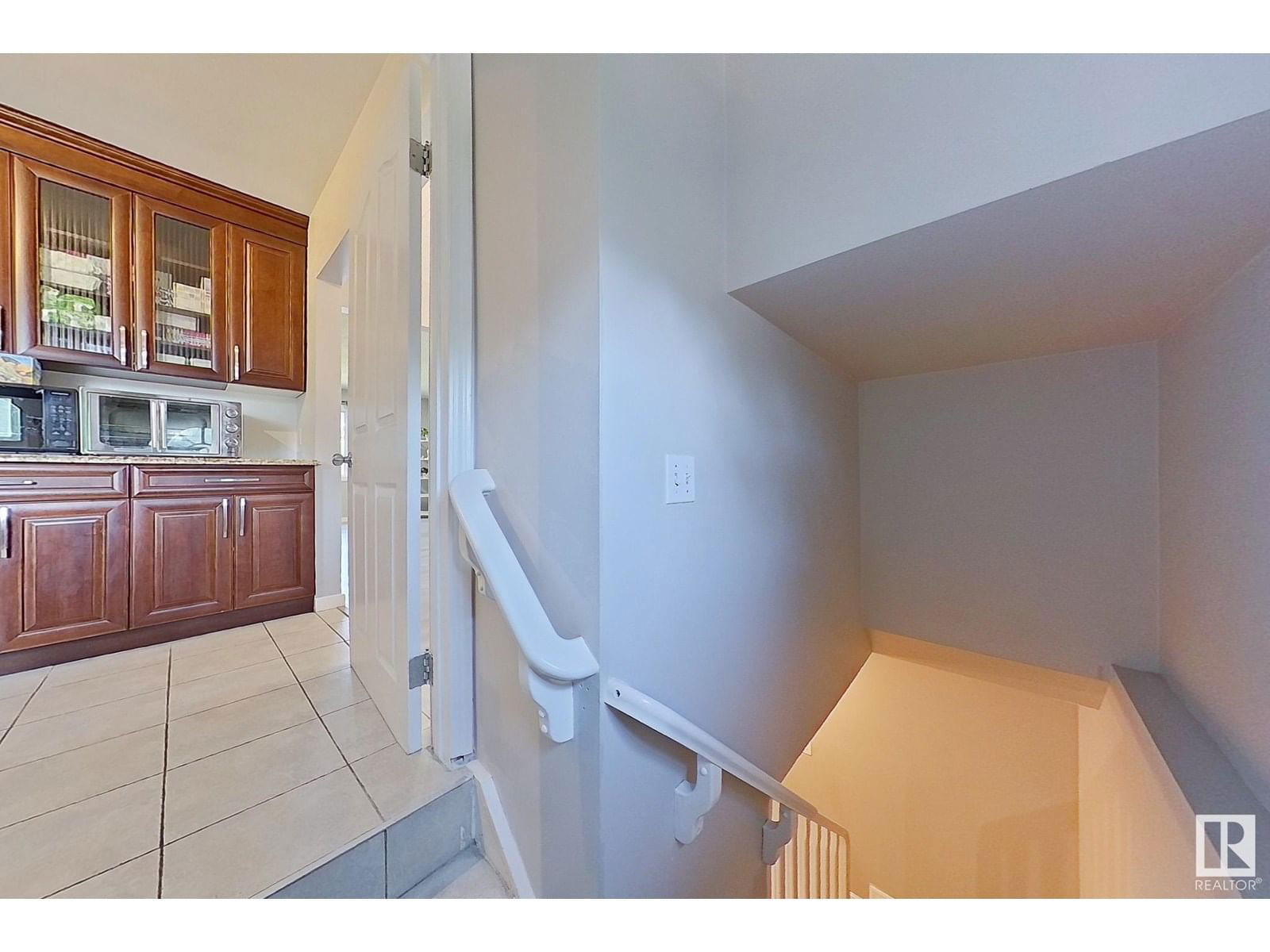 NW - 8803 160 ST Image 31