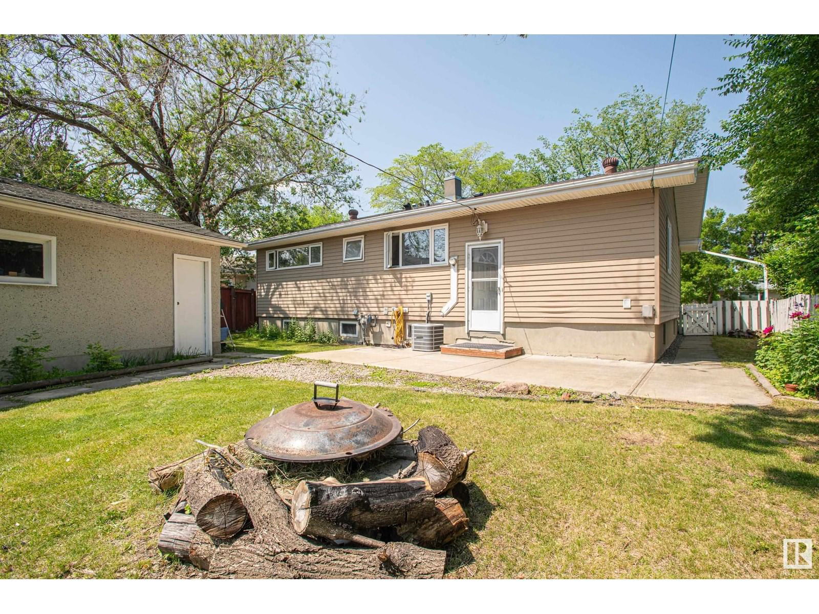 NW - 8803 160 ST Image 49