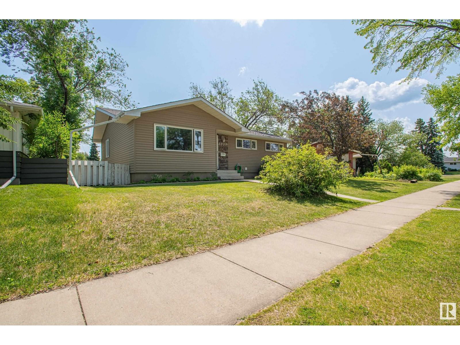 NW - 8803 160 ST Image 55