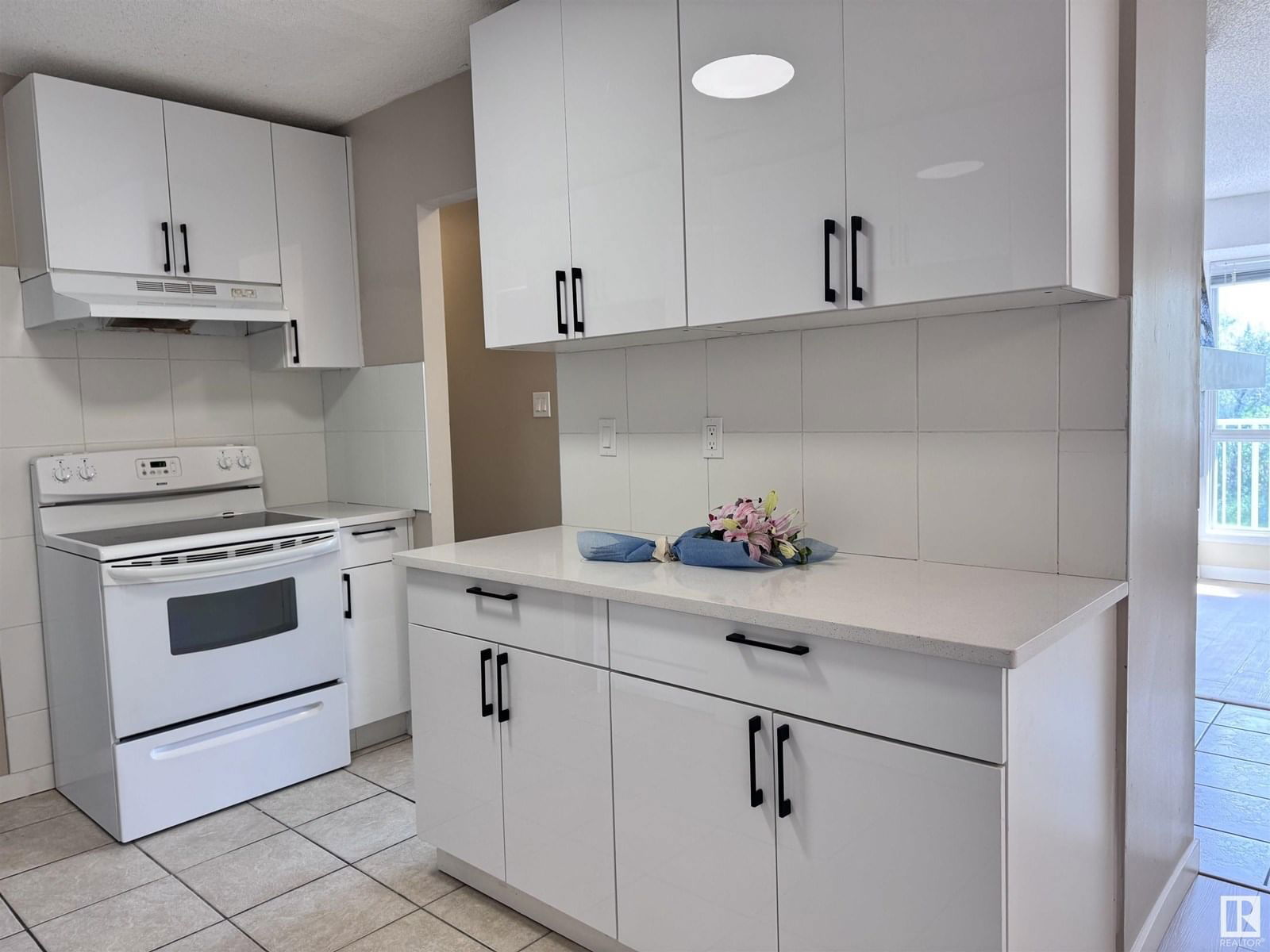 #6 - 2204 118 ST Image 5
