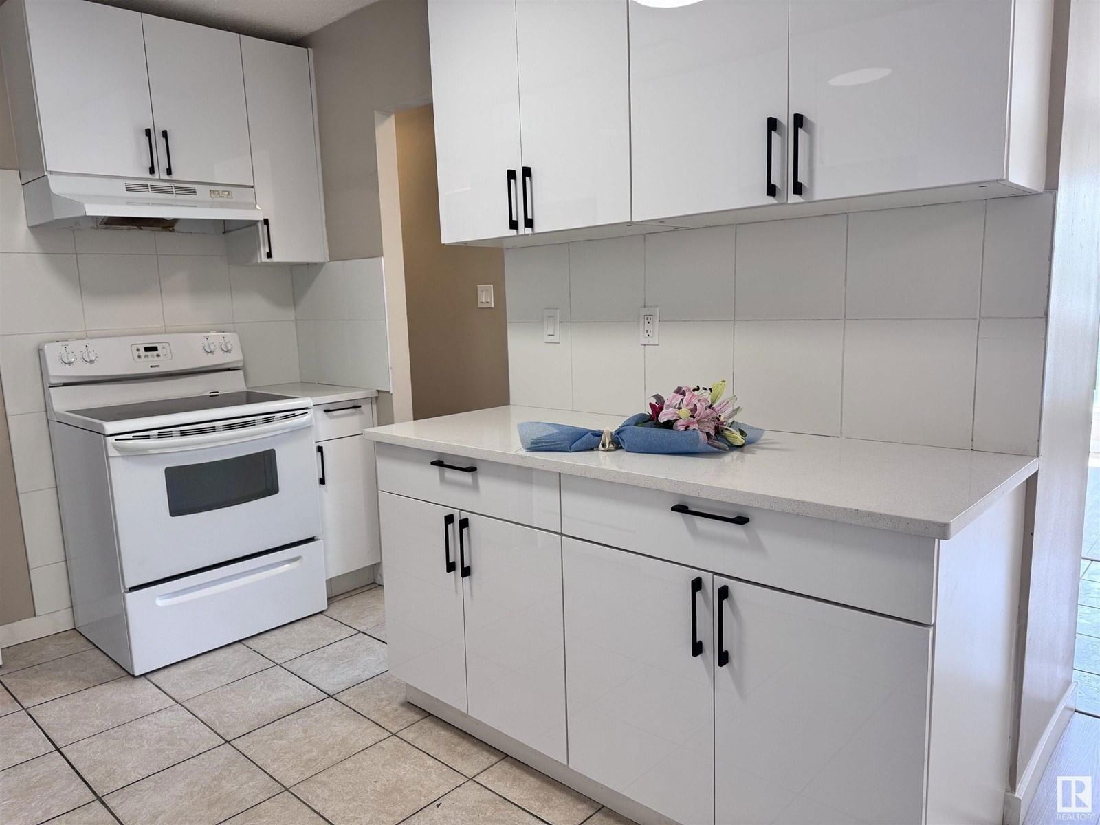 #6 - 2204 118 ST Image 7