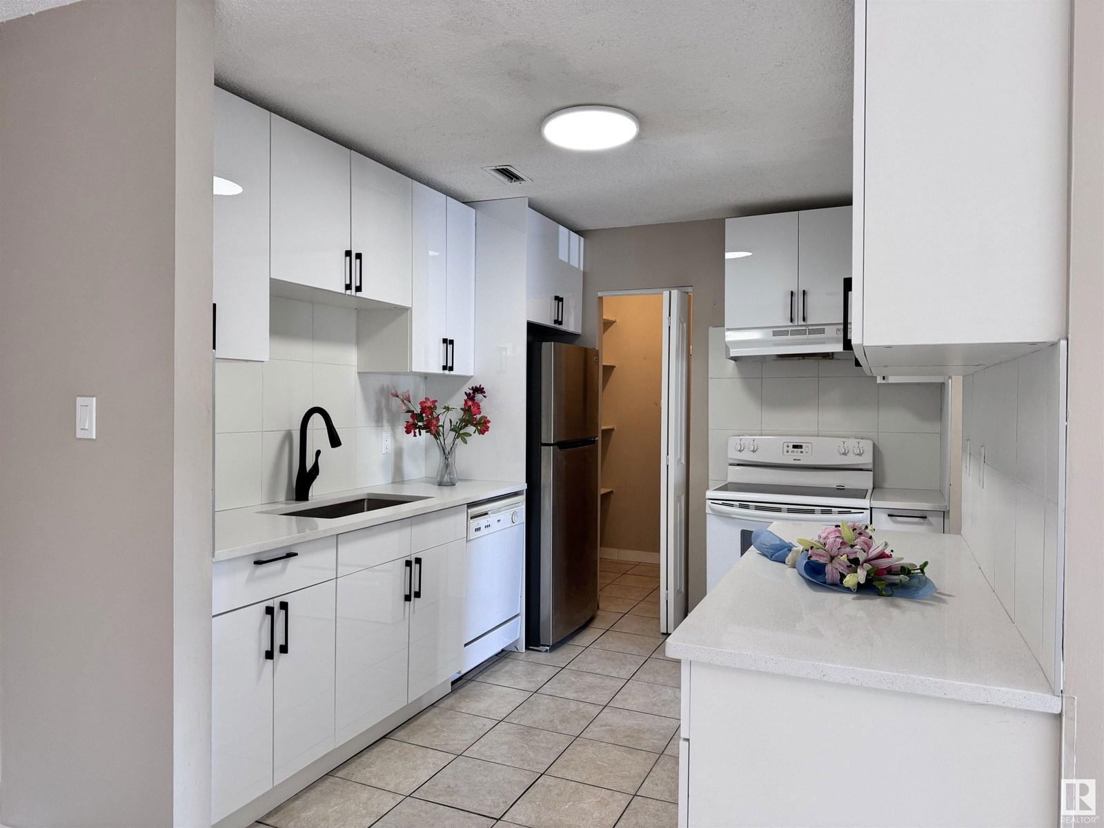 #6 - 2204 118 ST Image 8