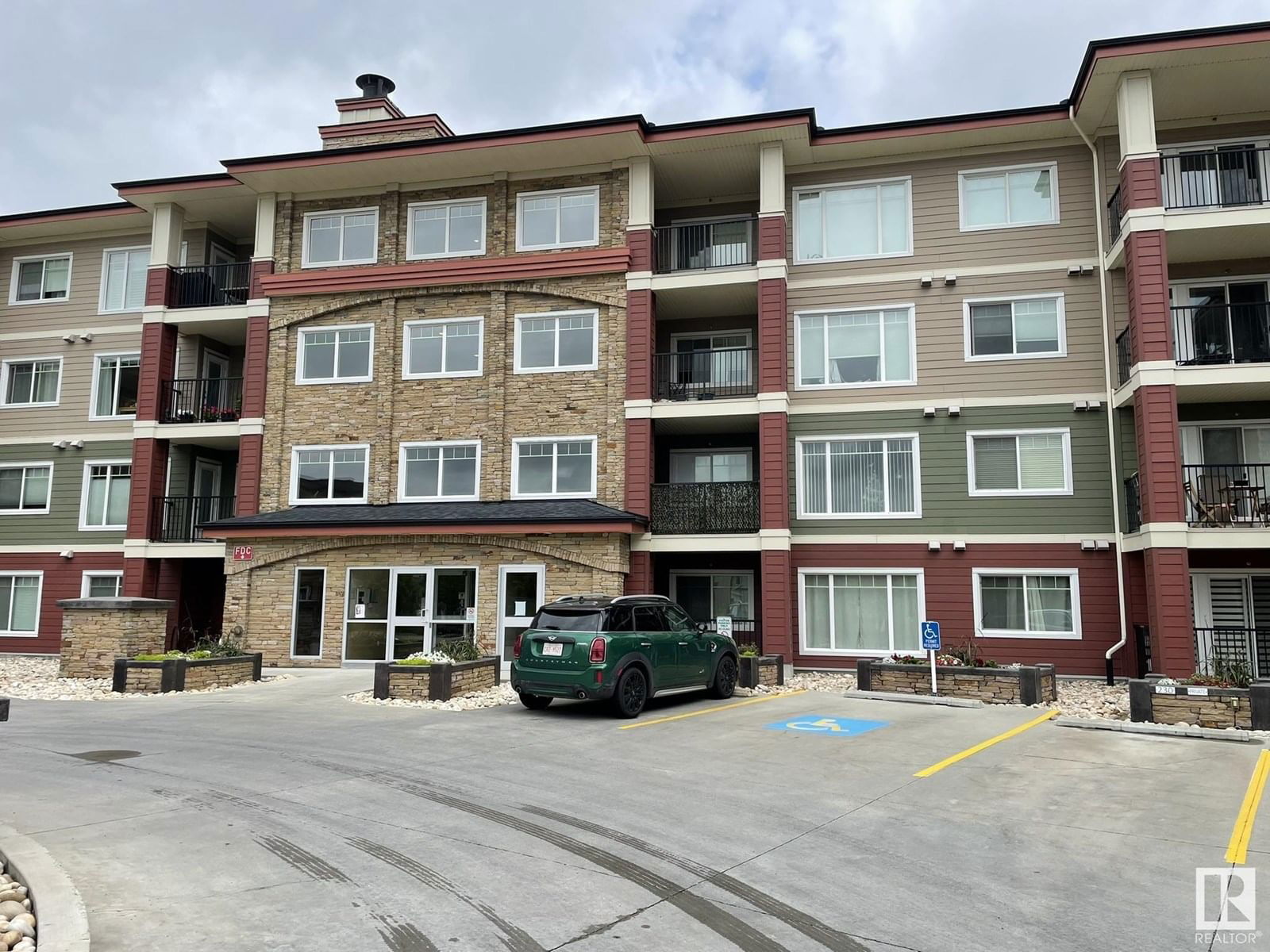 207 - 7021 SOUTH TERWILLEGAR DR Image 1