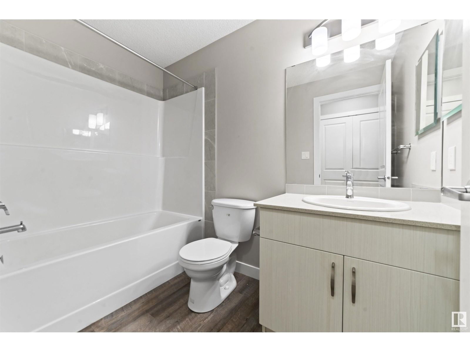 310 - 1506 TAMARACK BV Image 12