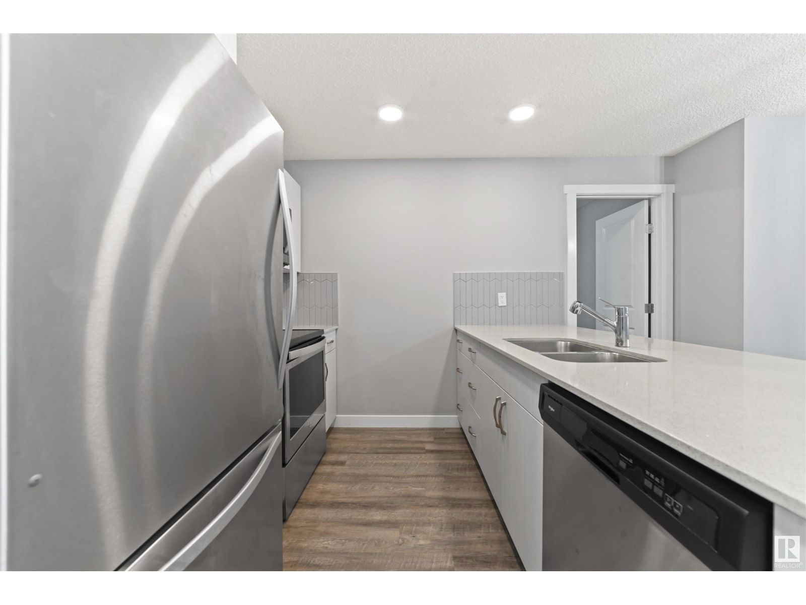 310 - 1506 TAMARACK BV Image 30