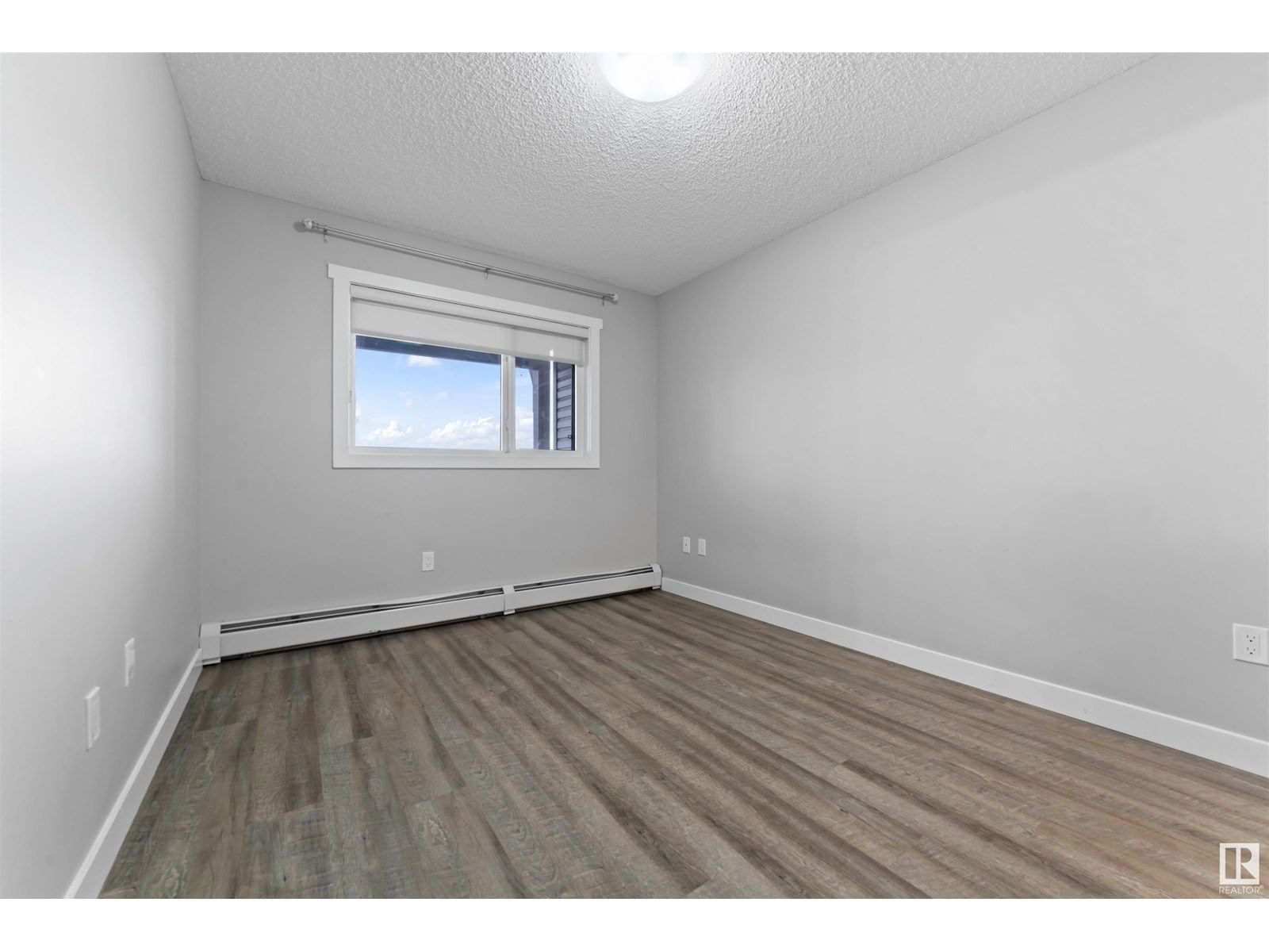 310 - 1506 TAMARACK BV Image 8