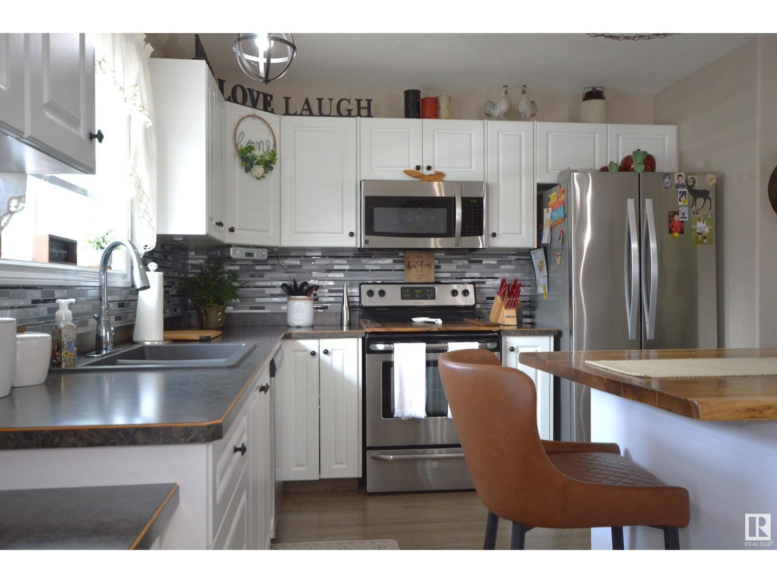 4716 39 ST Image 14