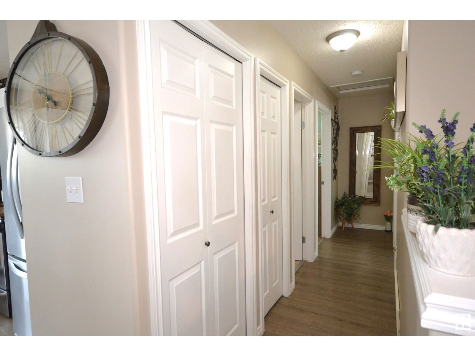 4716 39 ST Image 15