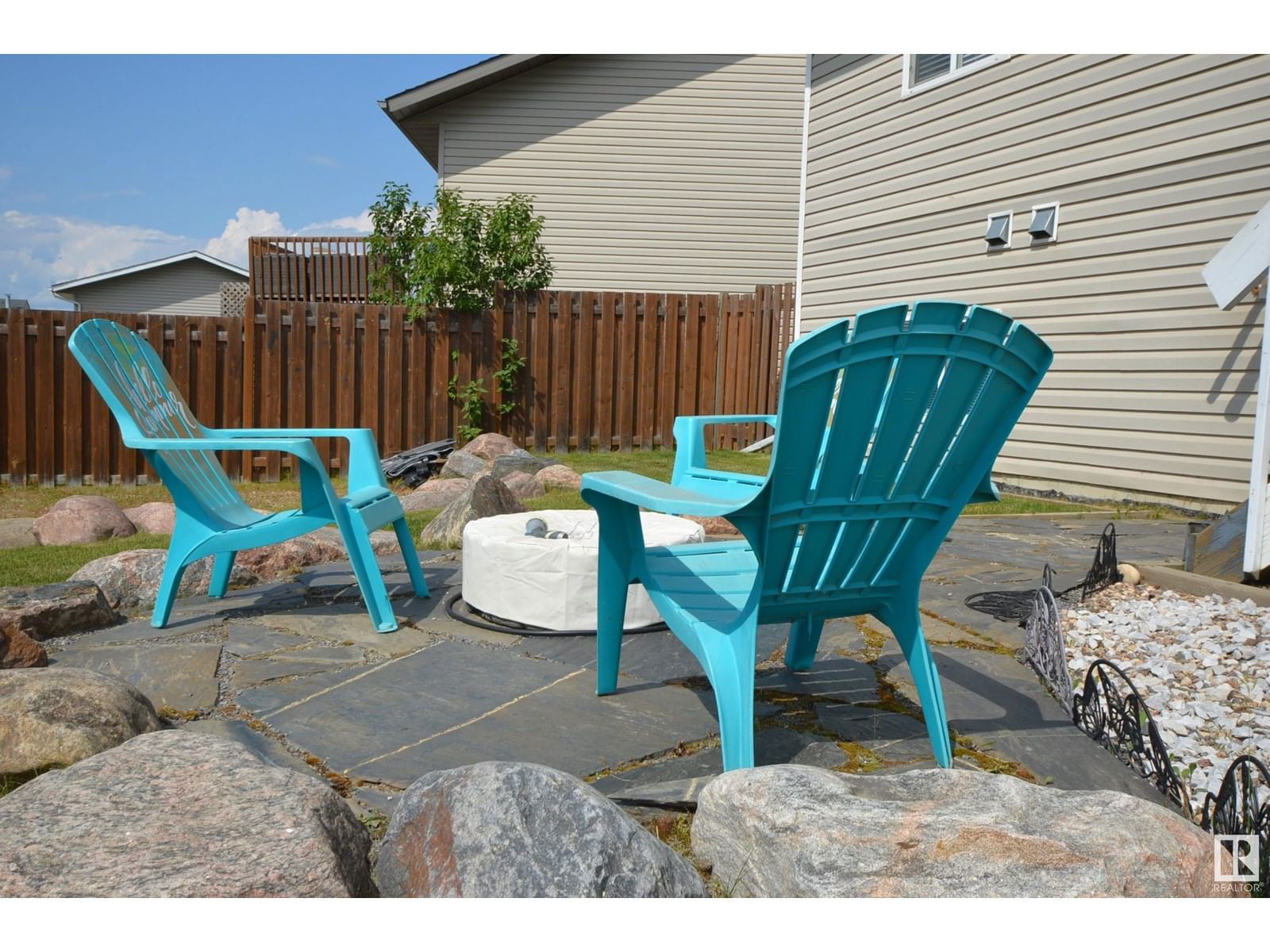 4716 39 ST Image 2