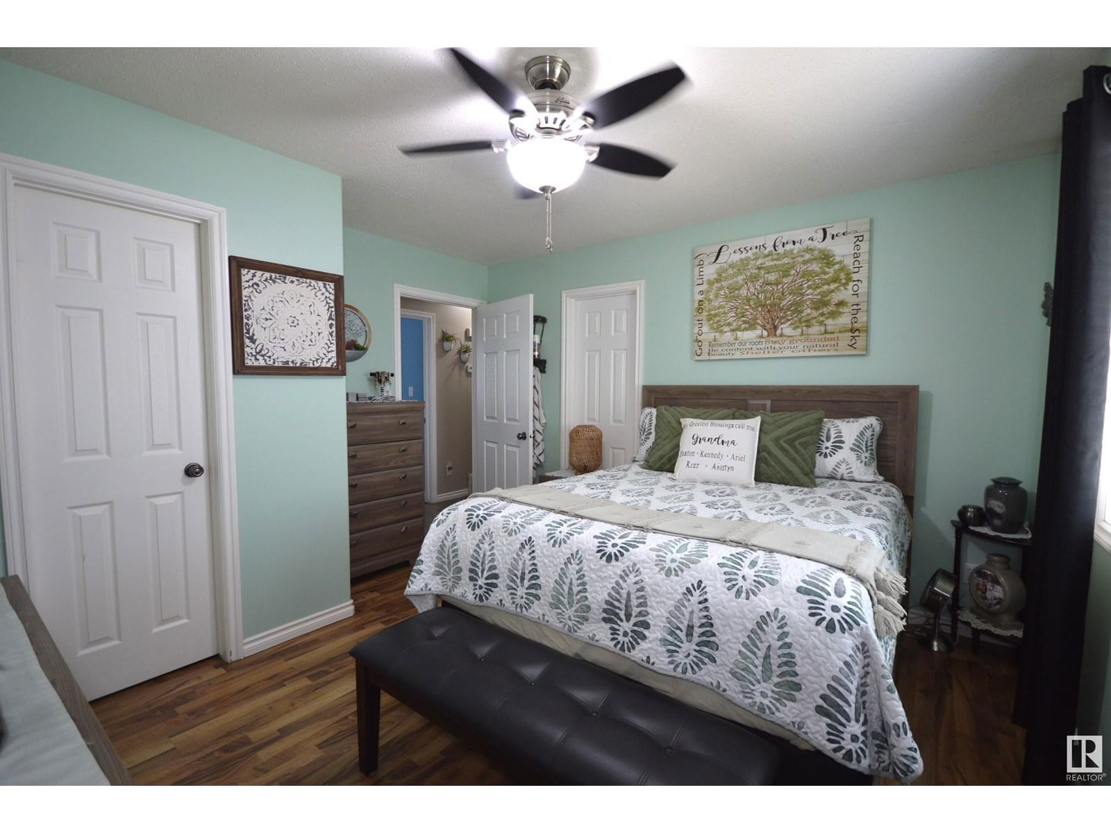 4716 39 ST Image 26