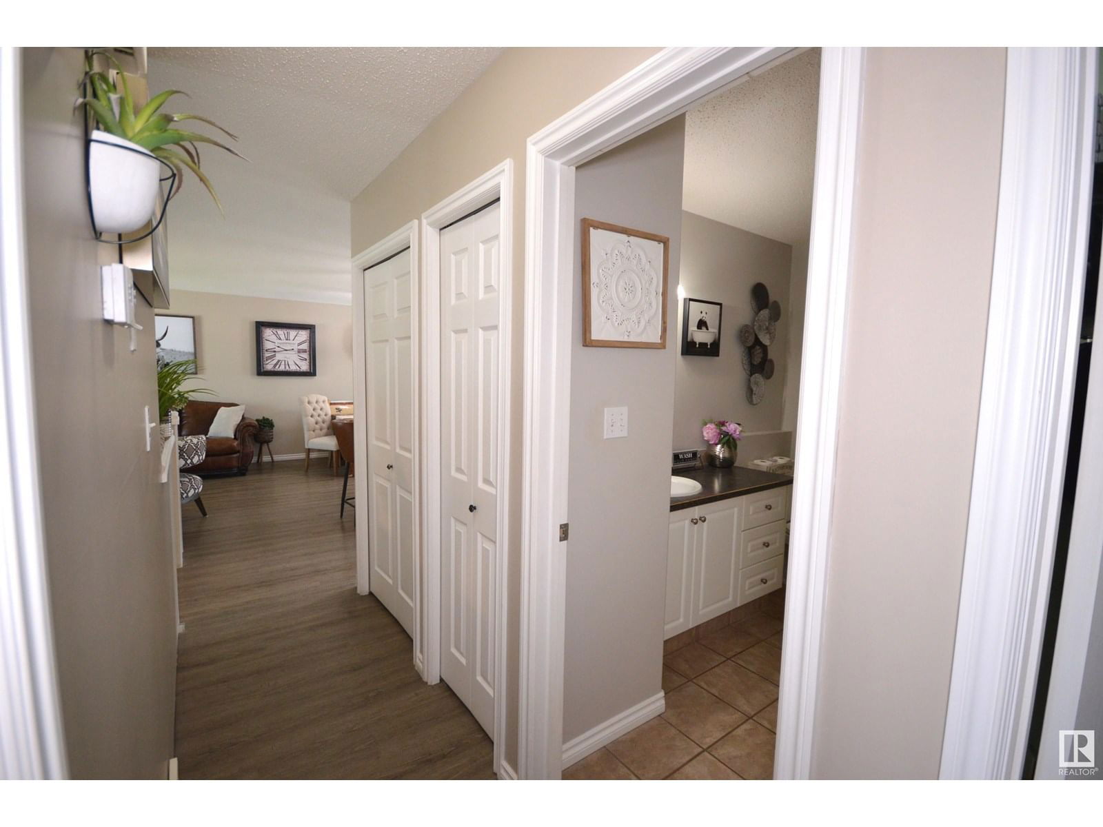 4716 39 ST Image 28