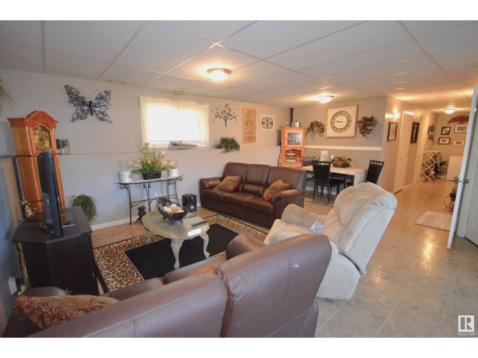 4716 39 ST Image 34