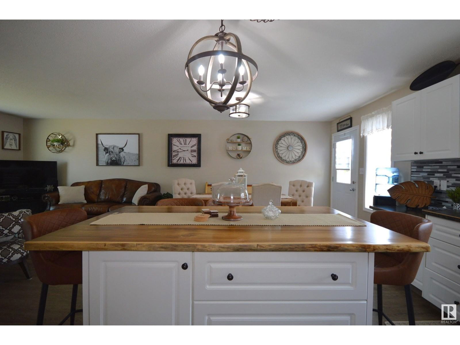 4716 39 ST Image 7
