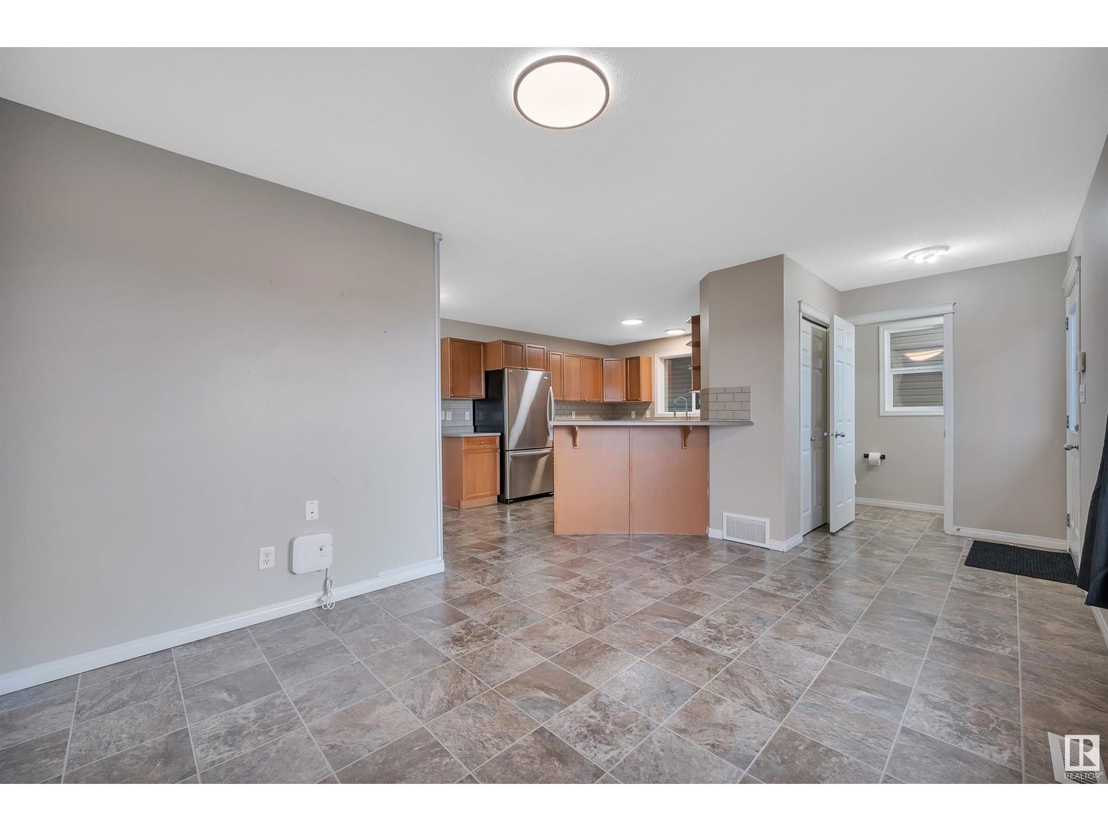 4611 160 AV Image 20