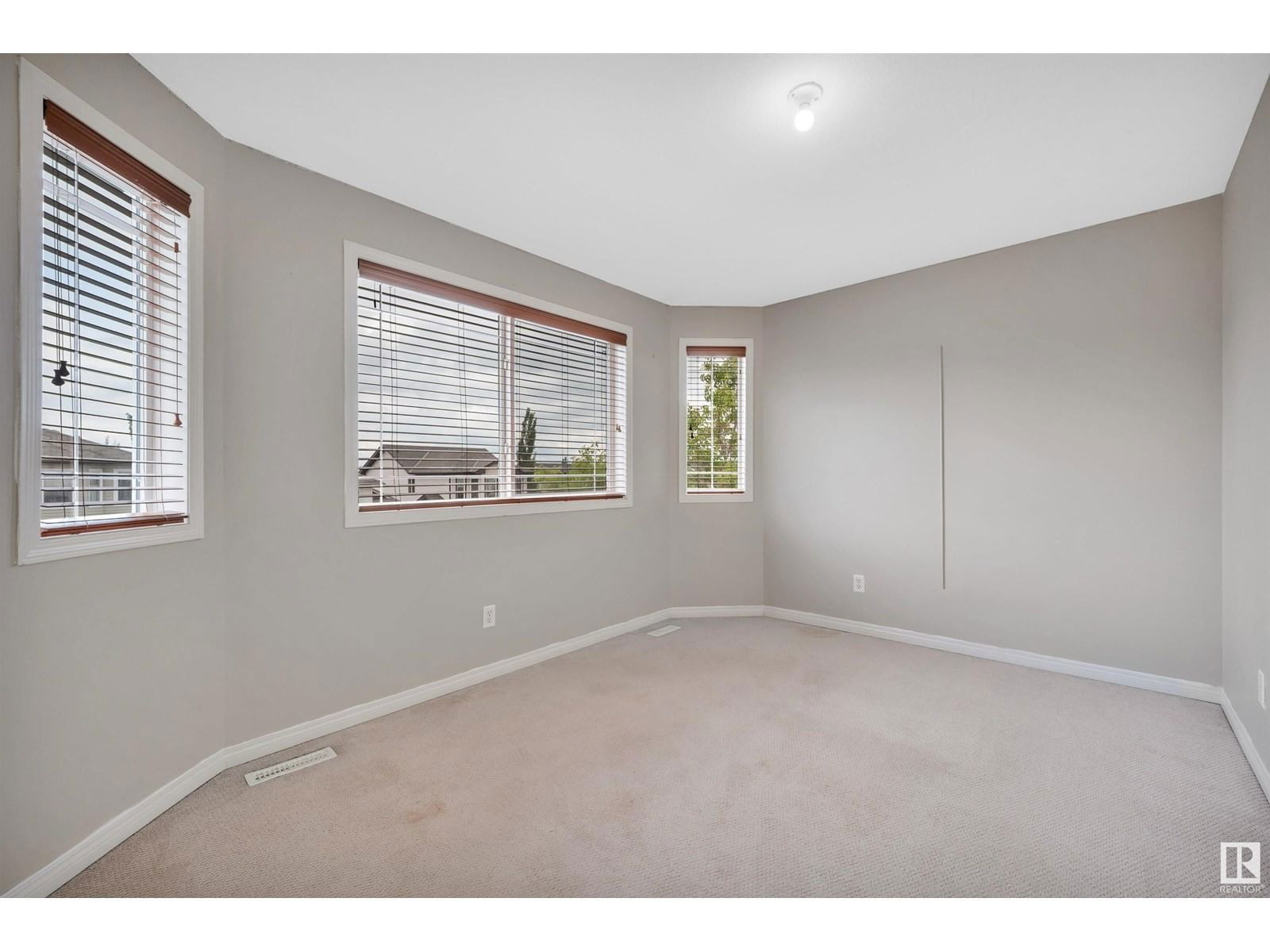 4611 160 AV Image 33