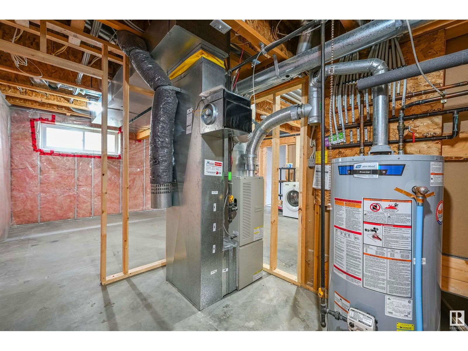 4611 160 AV Image 38