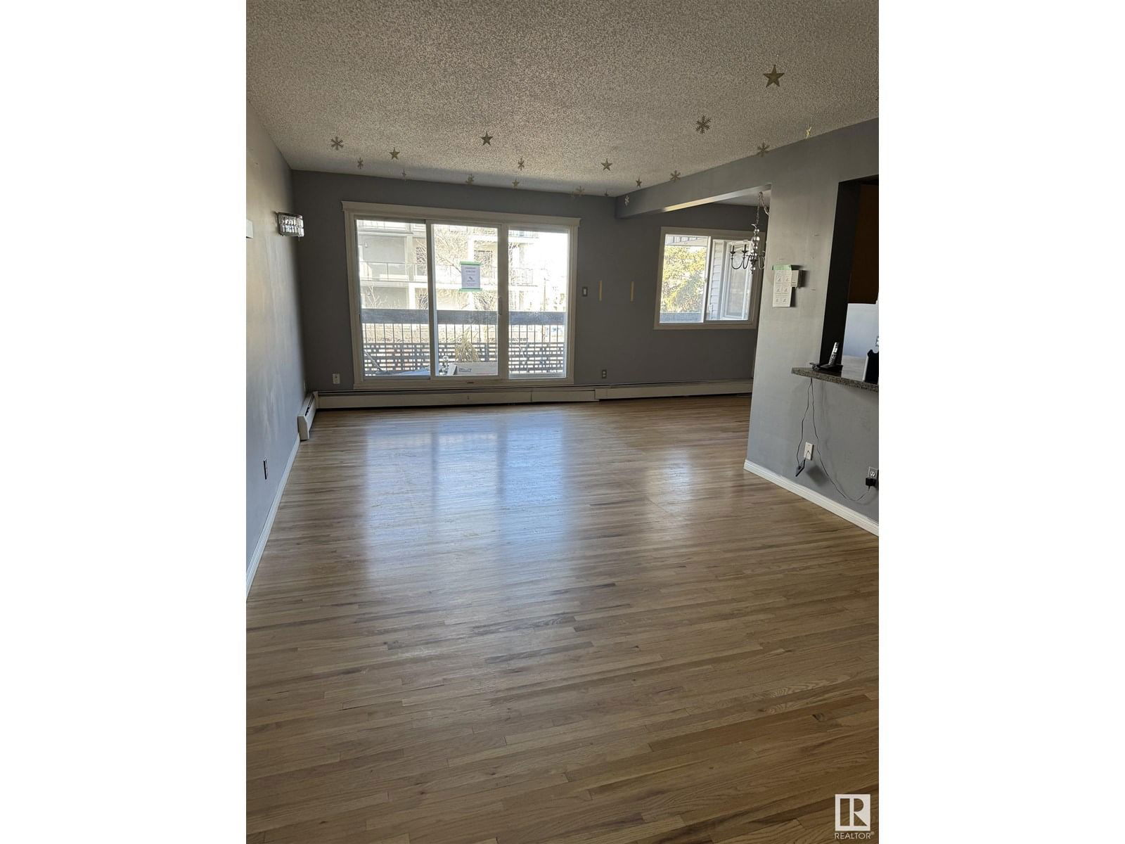 425 11217 103 AV Image 2