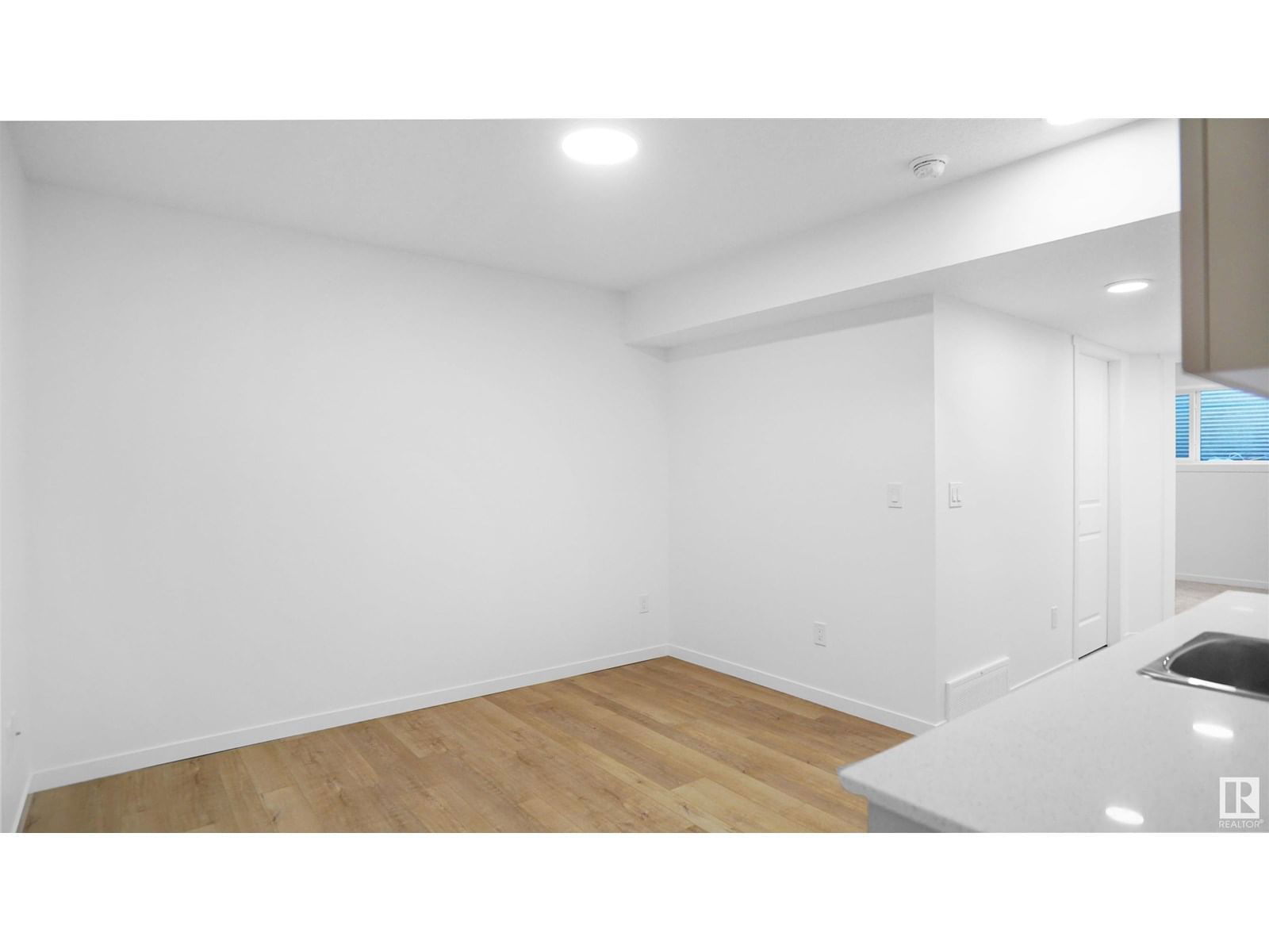 1271 KESWICK DR Image 28