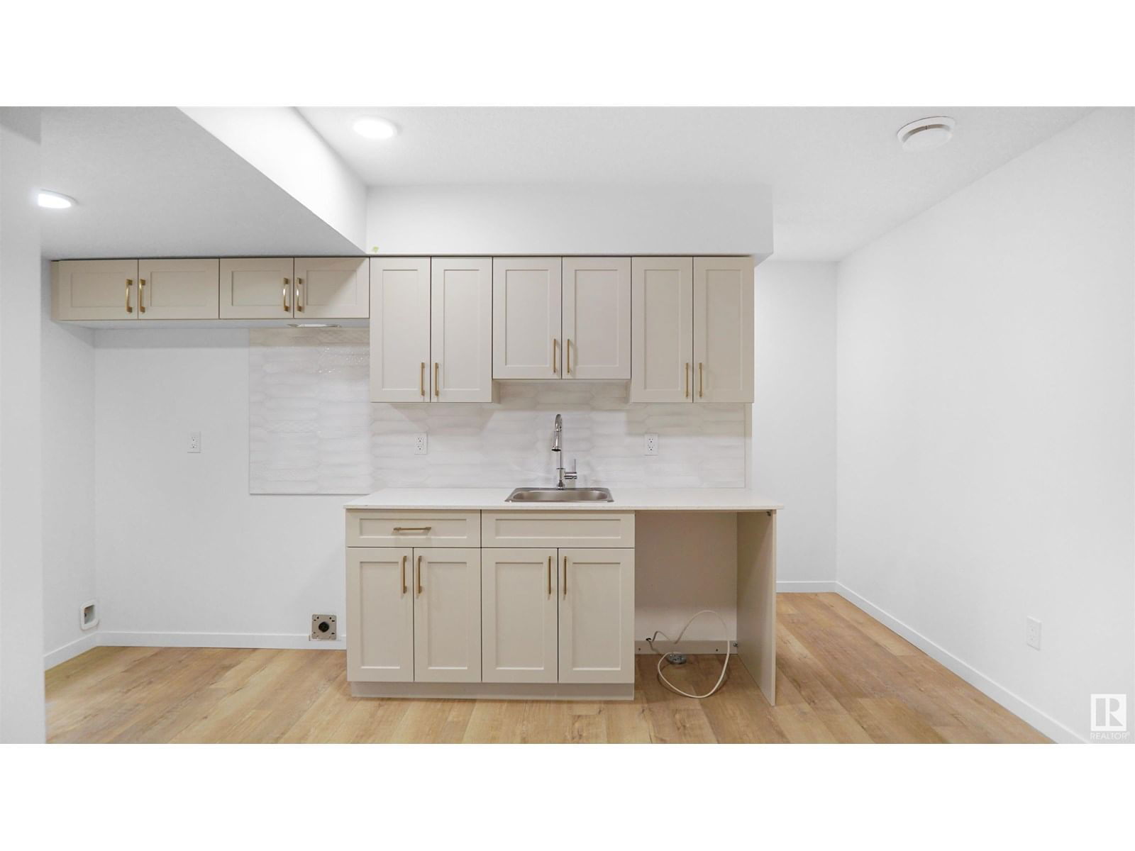 1271 KESWICK DR Image 30