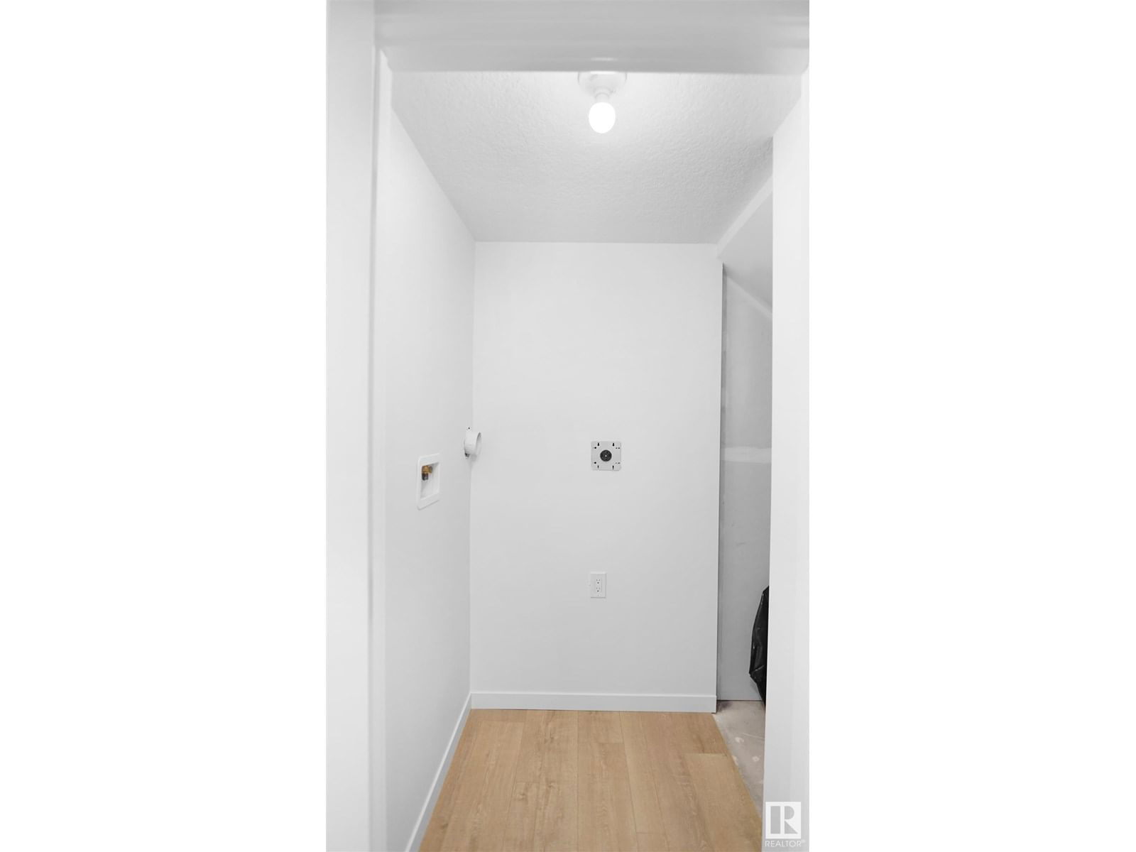 1271 KESWICK DR Image 35