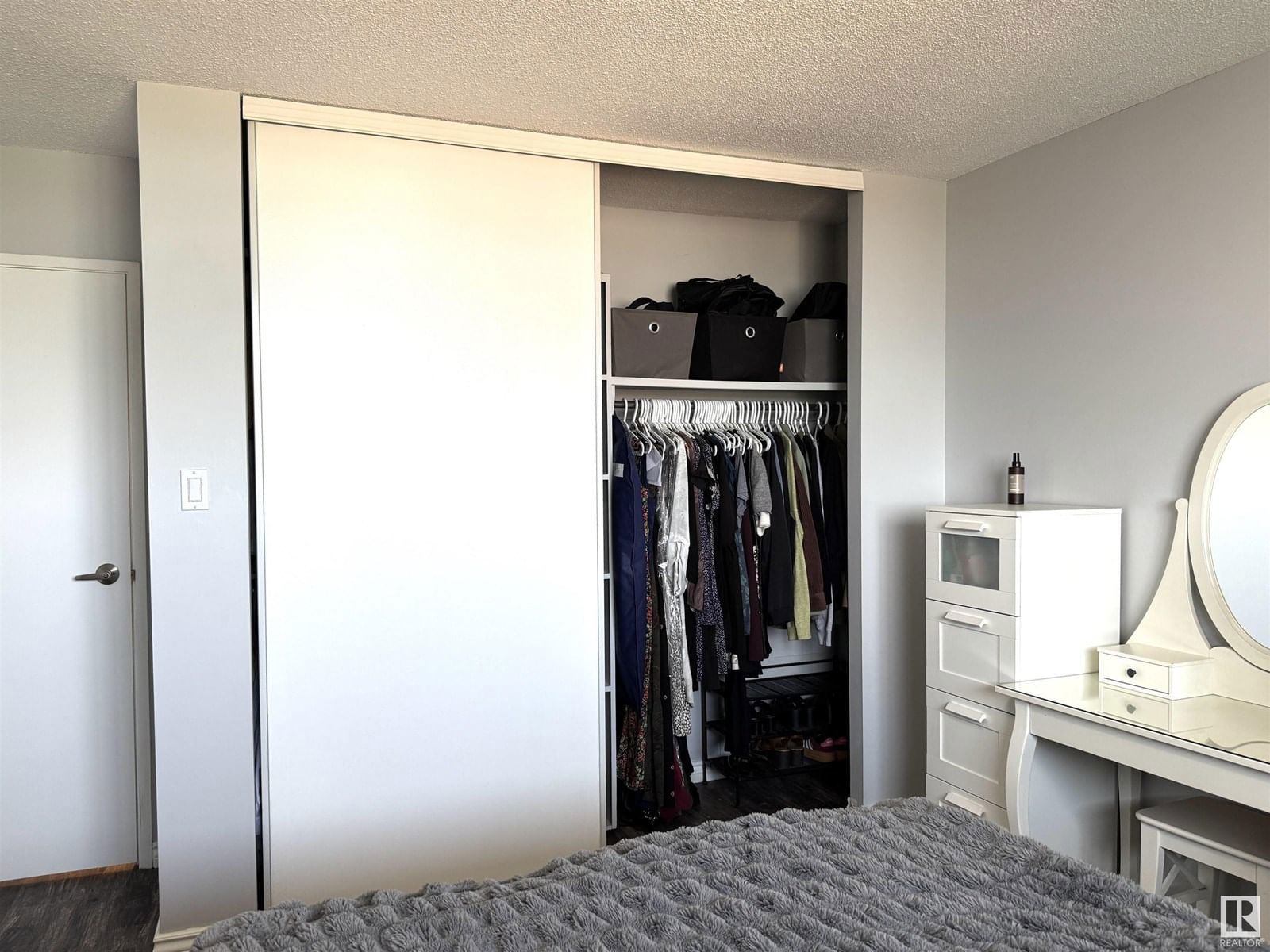1005 11007 83 AV NW Image 26