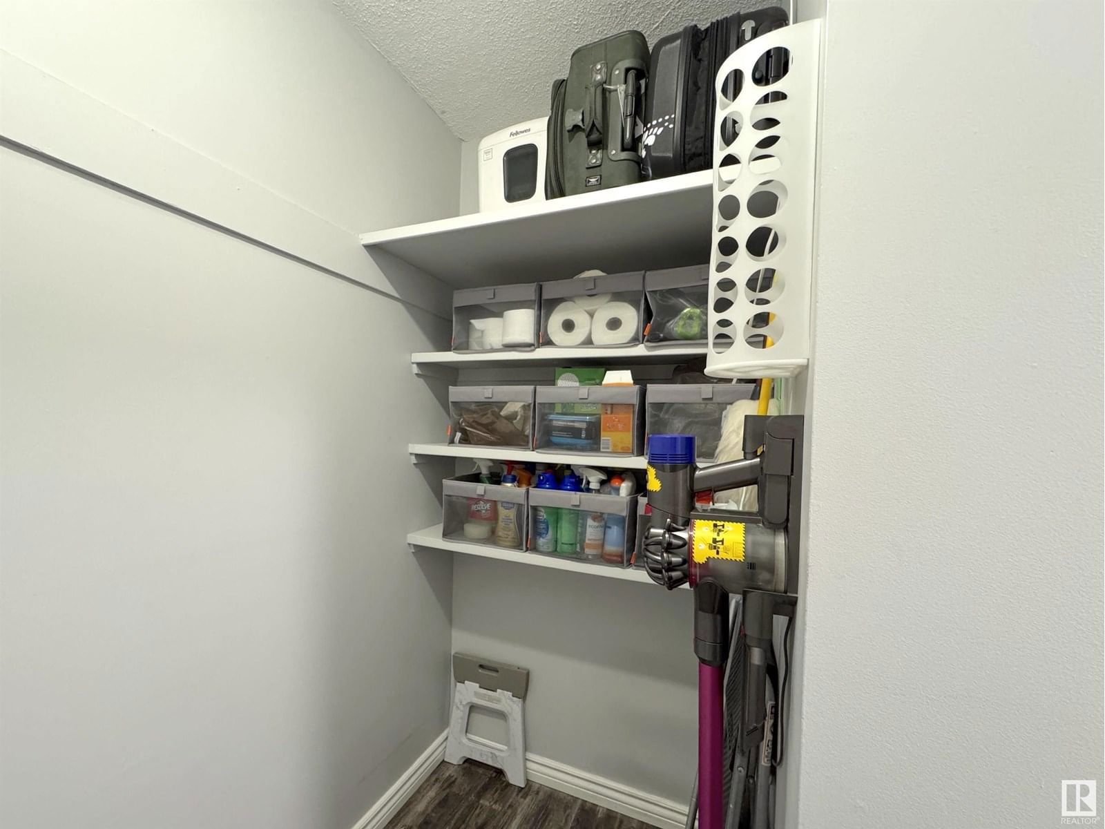 1005 11007 83 AV NW Image 27