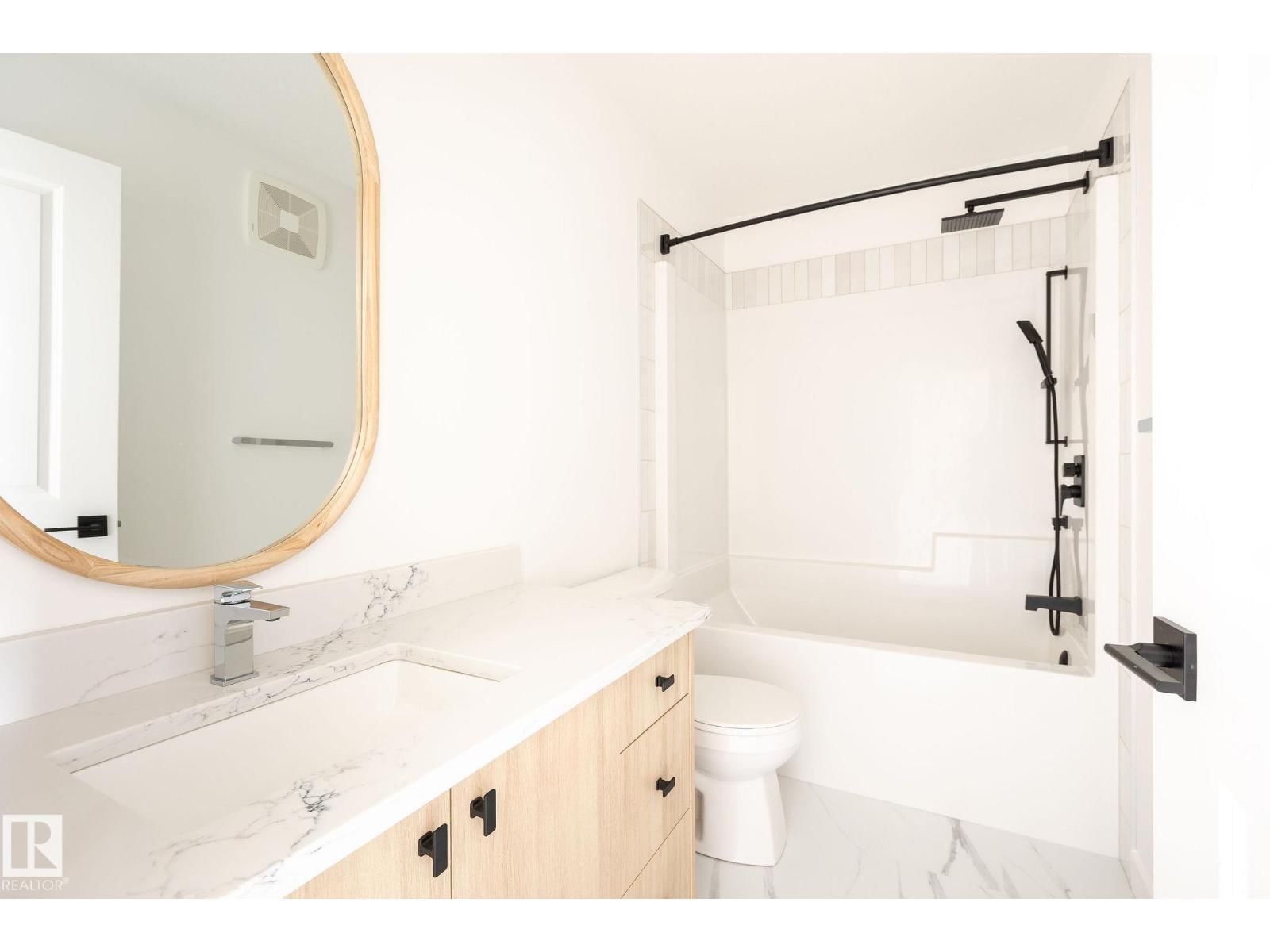 6 CHEVAL CL Image 21