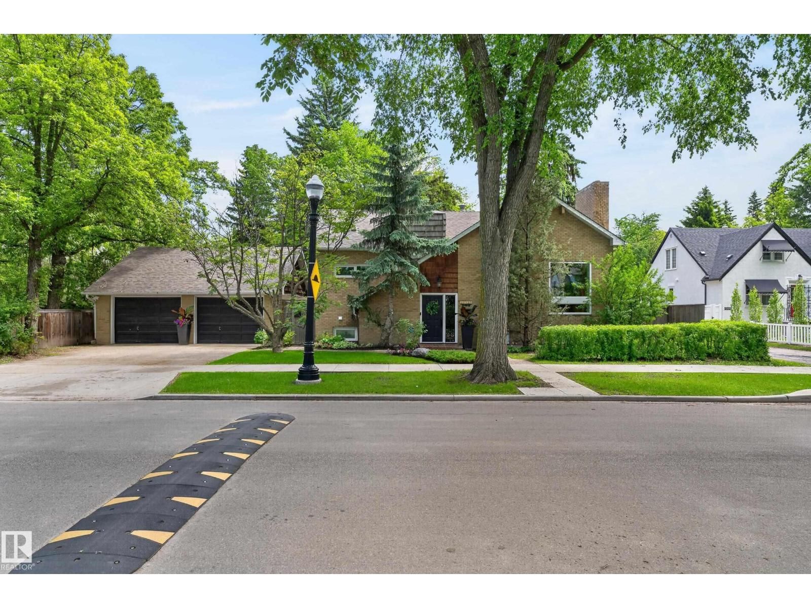 10235 134 ST, Edmonton, Alberta T5N 2A6